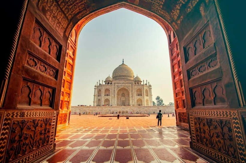 From Delhi: Taj Mahal & Agra Private Day Tour with Transfers - Discovering the Taj Mahal