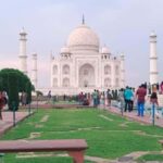 From Delhi: Taj Mahal Skip-the-Line Tour Fast-Track Entry - Transport and Group Dynamics
