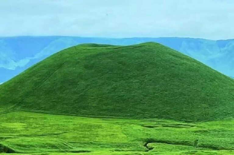 From Fukuoka: Mount Aso, Kurokawa Onsen, and Shrine Tour - A Closer Look at Mount Aso