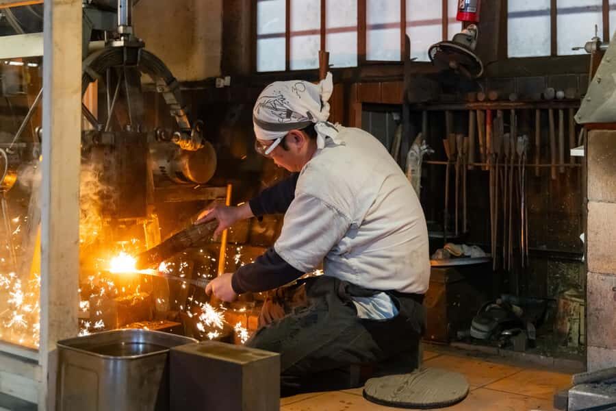 From Kyoto: Japanese Swordsmith & Himeji Castle Bus Tour - What Makes This Tour Stand Out?