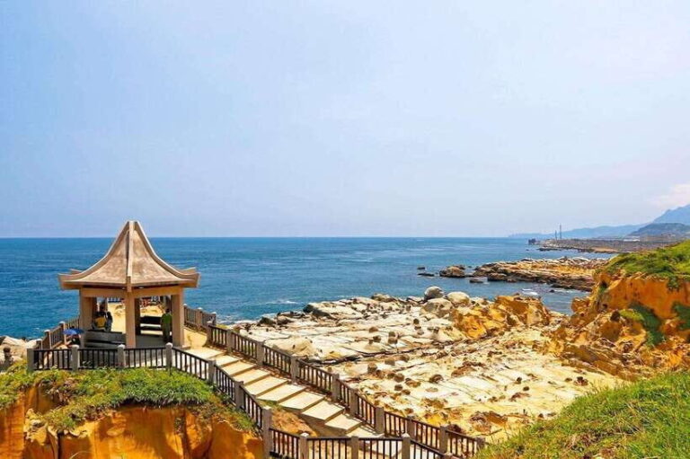 From Taipei: Heping Island, Shifen, and Jiufen Private Tour - Detailed Breakdown of the Tour