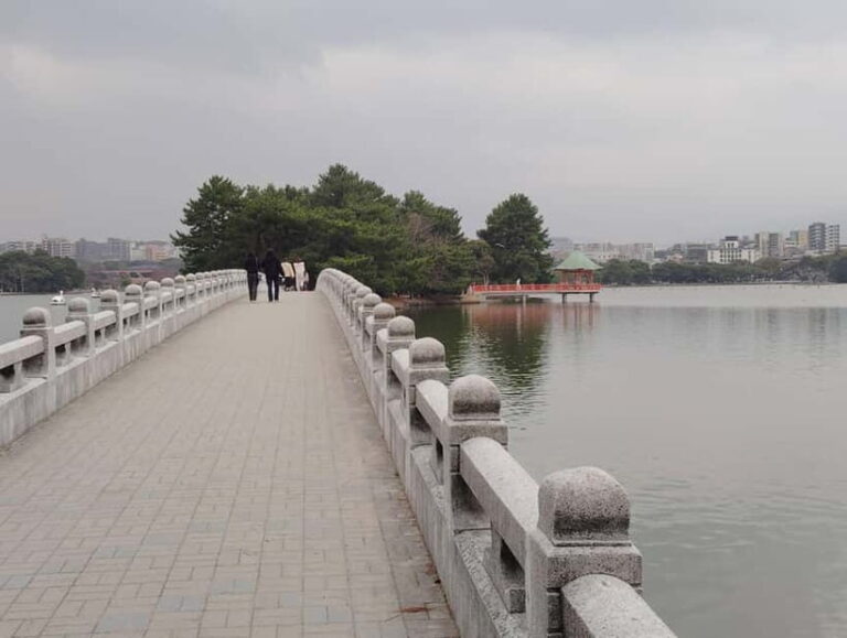 Fukuoka: Ohori Park Walking Tour with Guide - Exploring the Details of the Ohori Park Walking Tour