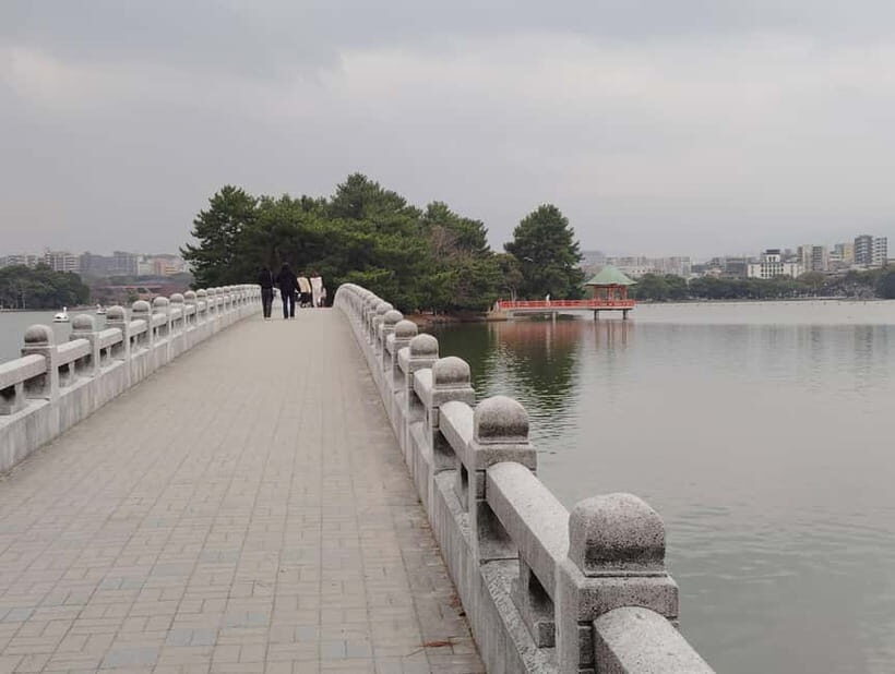 Fukuoka: Ohori Park Walking Tour with Guide - Exploring the Details of the Ohori Park Walking Tour