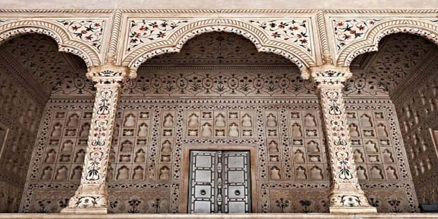 Gatimaan Express Taj Mahal Tour with VIP Experiences - Exploring the Taj Mahal with a Personal Touch