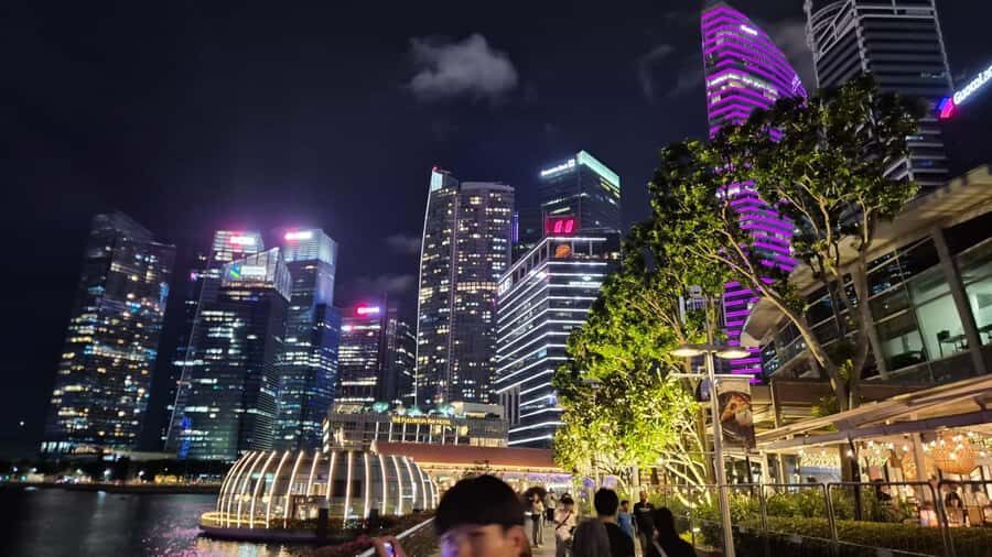 Glow with the Flow: Singapore's Illuminated River Experience - Exploring the Highlights  
