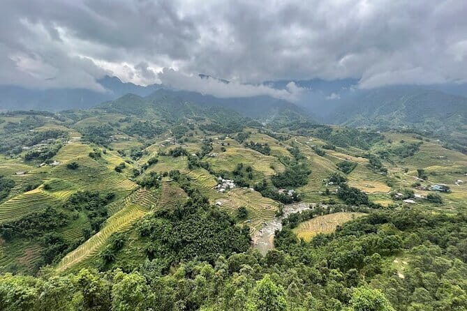 Group Tour Visit all place in Sa Pa 1 day - Food & Refreshments