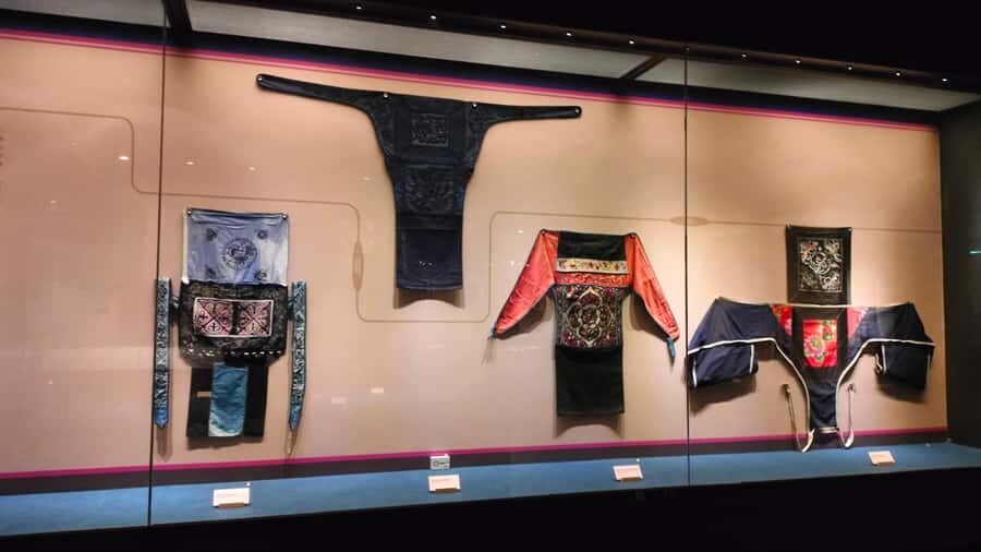 Guilin: Elephant Trunk Hill, Ludi Rock, & Museum Tour - Discovering Ludi Rock: A Natural Wonder