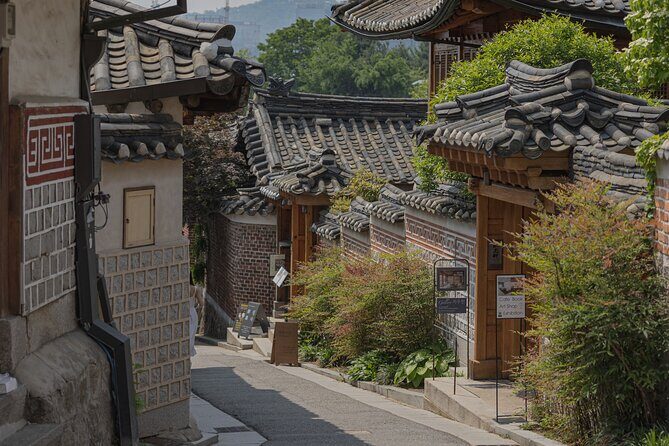 Gwanghwamun Tour l 120 minutes to Understand Local Korean Society - The Value of This Two-Hour Journey