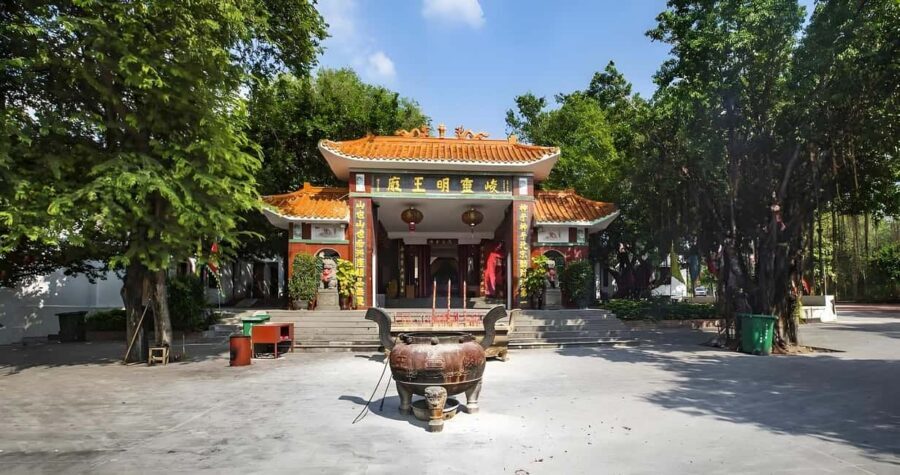 Hainan: Xiantian Village, Junling Temple, & Qizi Bay Tour - Practical Aspects and Value