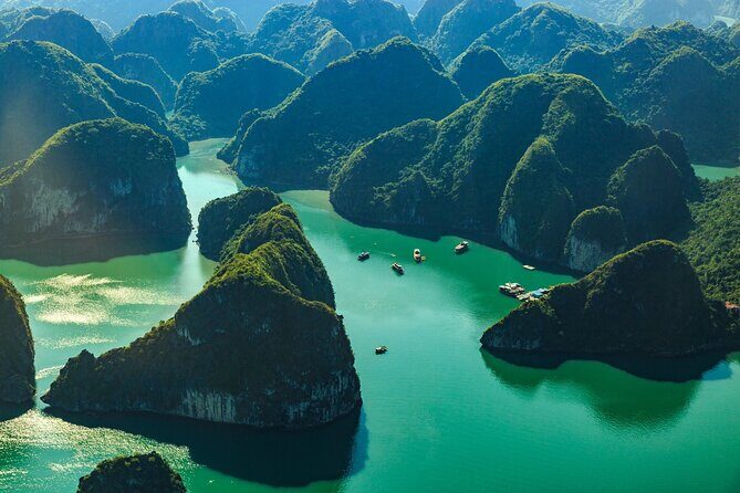 Halong Bay Seaplane and Luxury Cruise: Stunning Views of the Bay - Exploring Ha Long Bay’s Highlights