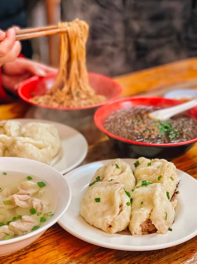 Hangzhou Breakfast Walk: Eat Like a Local in the City Center - What to Expect from the Tour