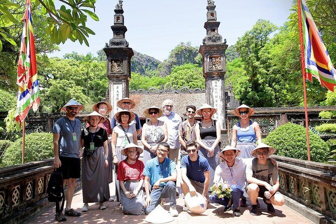 Hanoi: Deluxe Tour to Hoa Lu Ancient Capital, Tam Coc Boat Trip - Visiting Hoa Lu Ancient Capital