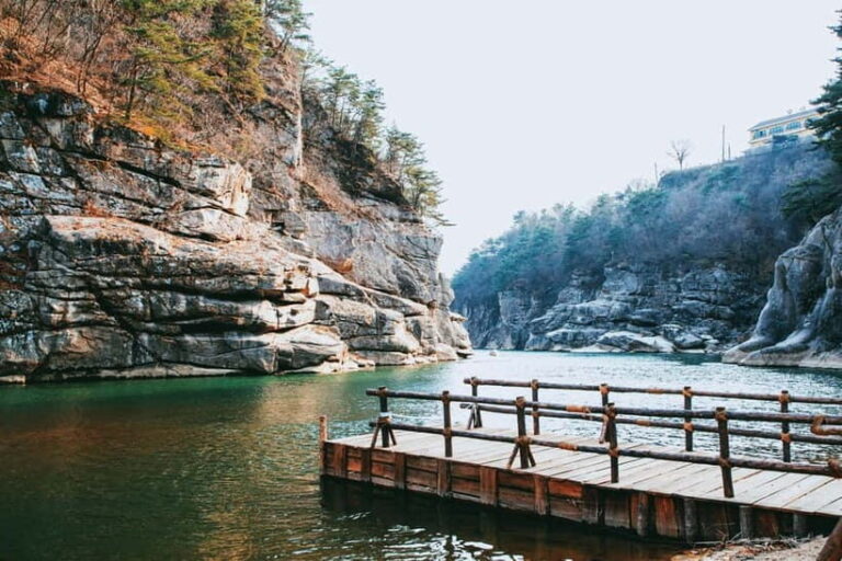 Hantan Canyon & North Korea's Labor HQ & Soisan Monorail - The Itinerary in Detail