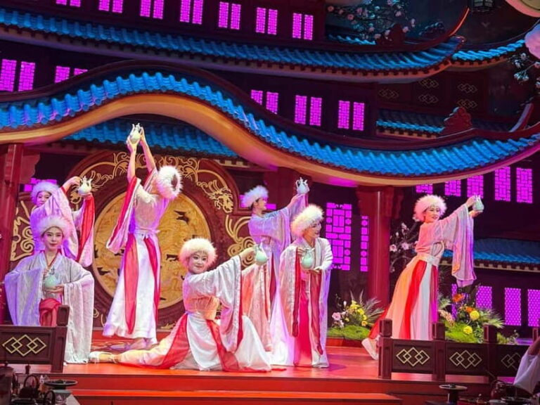 Harbin: Dinner Show with Costumes and Performances - A Deep Dive into the Experience