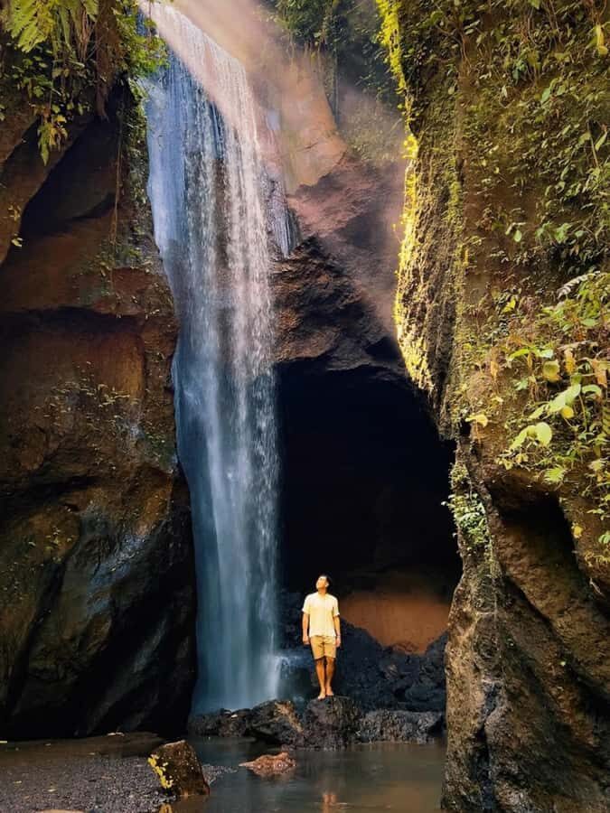 Hidden Waterfall and Sukawati Temple with a local Guide Tour - The Itinerary Breakdown