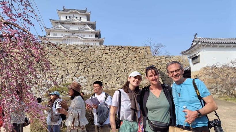 Himeji: Himeji Castle Guided Tour  UNESCO Heritage - Discovering Hidden Charms and Stories