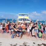 Hip Hop solo para adultos PartyBoat con Bebidas ilimitadas y Bar - Authentic Experiences & Guest Feedback