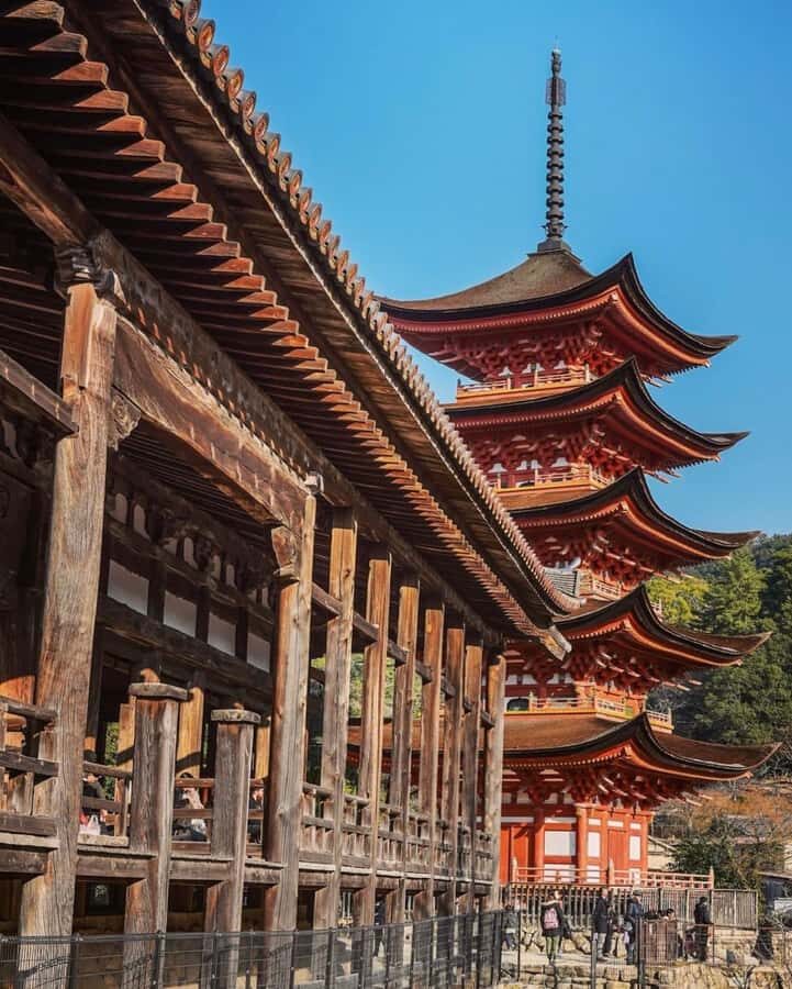 Hiroshima & Miyajima Island Private Guided Tour - Exploring Hiroshima & Miyajima: What to Expect