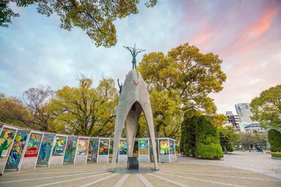 Hiroshima: Peace Memorial and Atomic Bomb Dome Private Tour - The Experience of Visiting Each Site