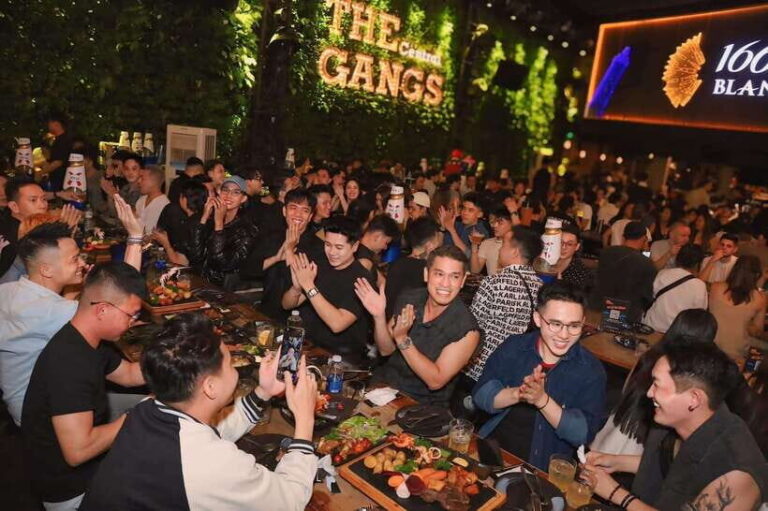 Ho Chi Minh City Street Food Private Tour With Dancing Bar - Why This Tour Stands Out