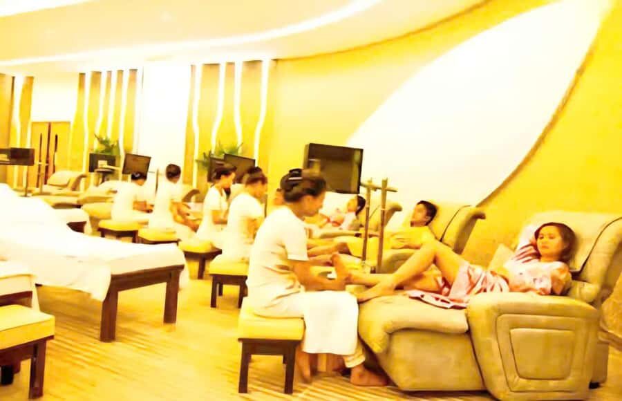 Hoi An: Lantern Boat Ride, Night Market, and Massage - Exploring the Details of the Tour