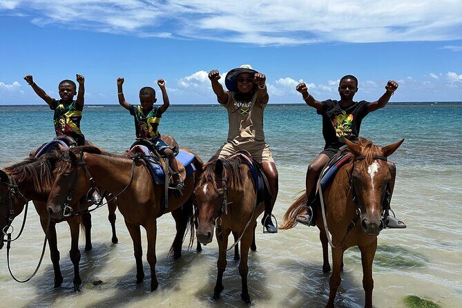 Horseback ride Dunns River and Blue hole with transport included - Who Should Consider This Tour?