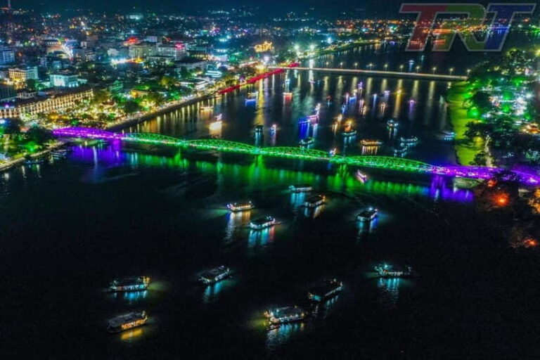 Hue: Perfume River Dinner Cruise with Traditional Show - The Experience from Guest Perspectives
