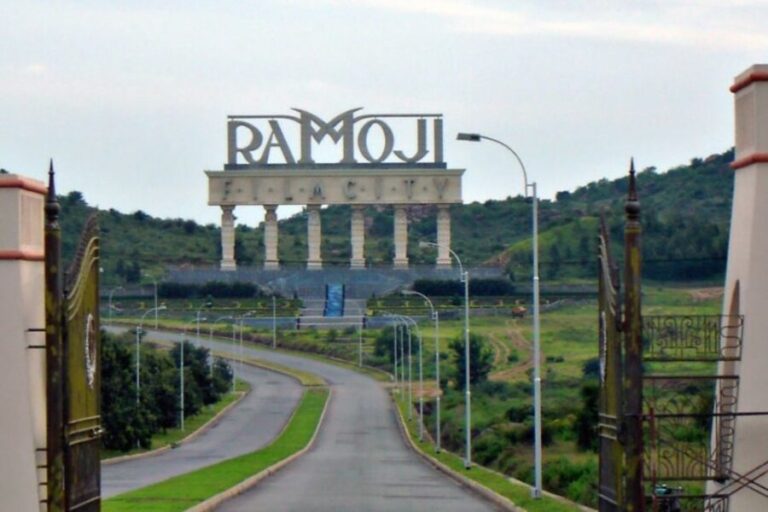 Hyderabad: 9-hour Full Day Ramoji Film City Tour with Lunch - An In-Depth Look at the Ramoji Film City Tour