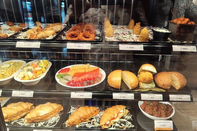 Hyderabad : Evening Street Food Tasting with Guided Old City Tour - What to Expect During the Tour