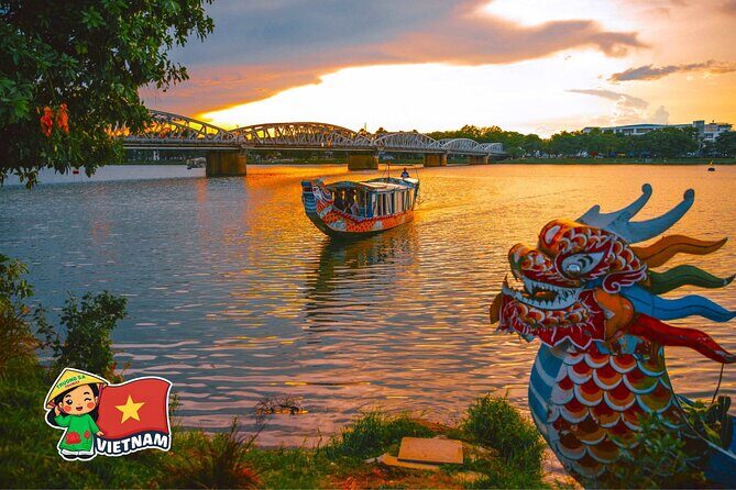 Imperial Legacy and Culture Small Group Tour in Hue City - Visiting Thien Mu Pagoda: Hue’s Iconic Landmark