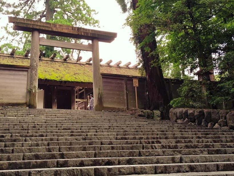 Ise: Full-Day Guided Tour of Shrines and Oharaimachi - Visiting the Inner Shrine