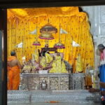 Jaipur: Govind Devji Temple & City Palace Private Tour - Discovering Jantar Mantar: Science Meets the Sky