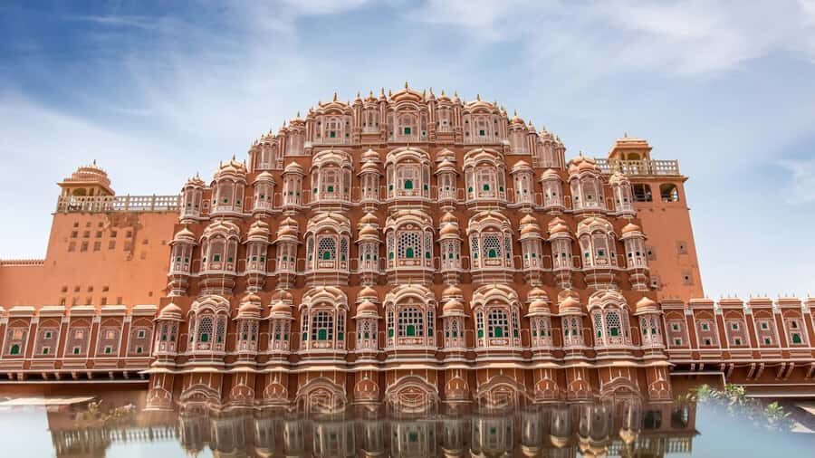 Jaipur: Hawa Mahal, Palace Guided Tour with Entry Ticket - The Experience in Detail