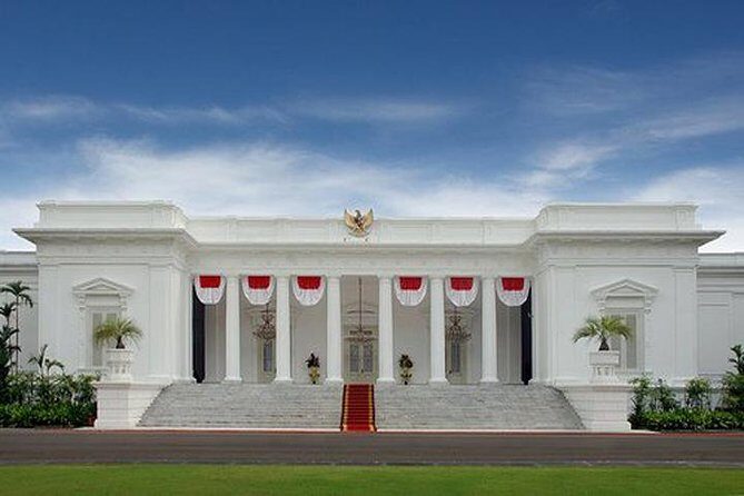 Jakarta Half-Day Guided Tour with a Private Fun Local Host - Who Should Book This Tour?