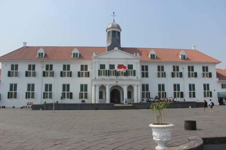 JAKARTA : MAKE YOUR CUSTOMIZED DAY TOURS WITH CAR DRIVER - What’s Included and How It Works