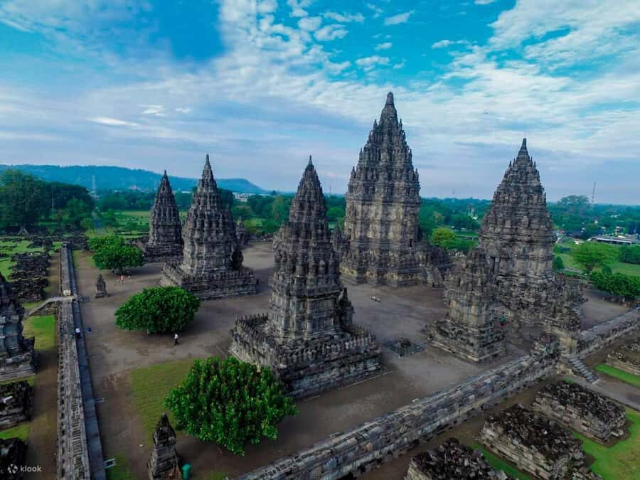 "Java's Cultural Heritage: Borobudur and Prambanan Tour" - The Itinerary: A Day of Discovery