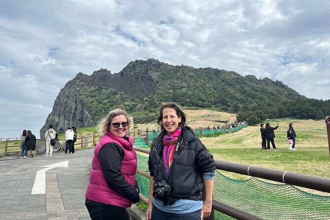 Jeju Island Popular Sightseeing Private Car Charter Tour 5/9hours - Who Is This Tour Perfect For?