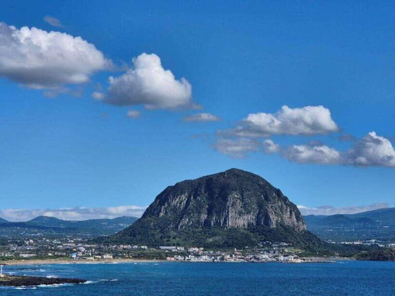 Jeju: Private Tour with an English Guide and a Vehicle - Highlighting the Authentic and Practical Aspects