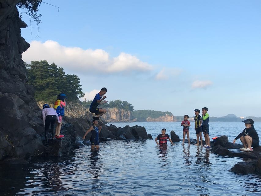 Jeju: West of Jeju Island Bus Tour from Seogwipo City - Transport, Group Sizes, and Cost-Effectiveness