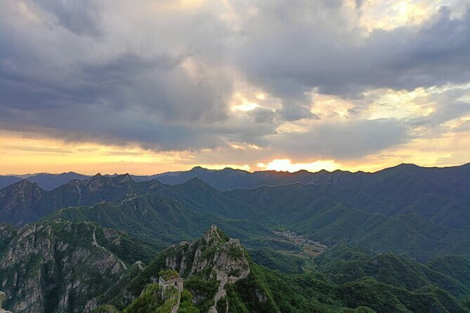 Jiankou Great Wall private guided day tour in English - The Scenic Hike to the Wall