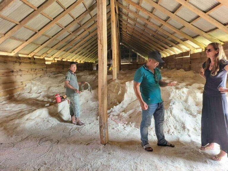Kampot Pepper Farm, Salt Fields, Crab Market from Phnom Penh - Salt Fields and Phnom Chhngok Cave