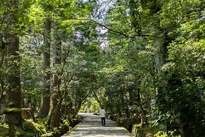 Kanazawa Day Tour Natadera Temple, Craft Village and Geisha Dance - Yunokuni-no-Mori Craft Village: Hands-On Cultural Fun