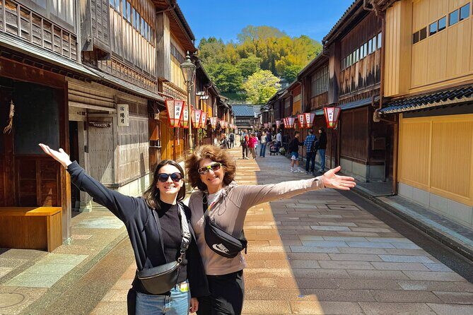 Kanazawa Full Day Private Tour to Top Highlights with Local Guide - Who Should Book This Tour?