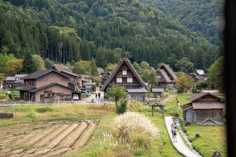 Kanazawa: Shirakawa-go Private Day Trip with Lunch - Transportation, Timing, and Group Size