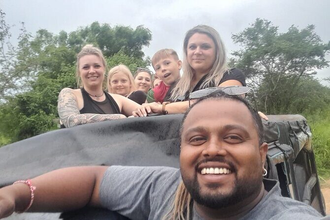 Kandy City Private Luxury Transport Tour full Day - Cultural and Artisan Experiences