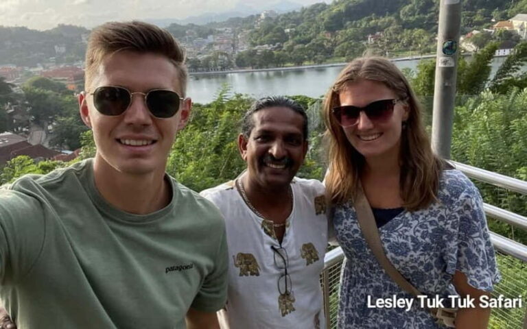 Kandy: City Shopping Tour - The Journey Begins: The Temple of the Tooth