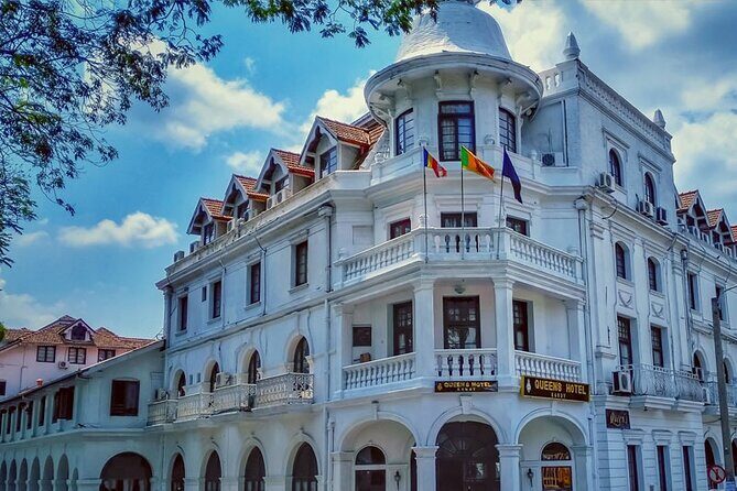 Kandy City Sightseeing and Ambuluwawa Tower by Tuk Tuk Tour - Who Is This Tour Best For?