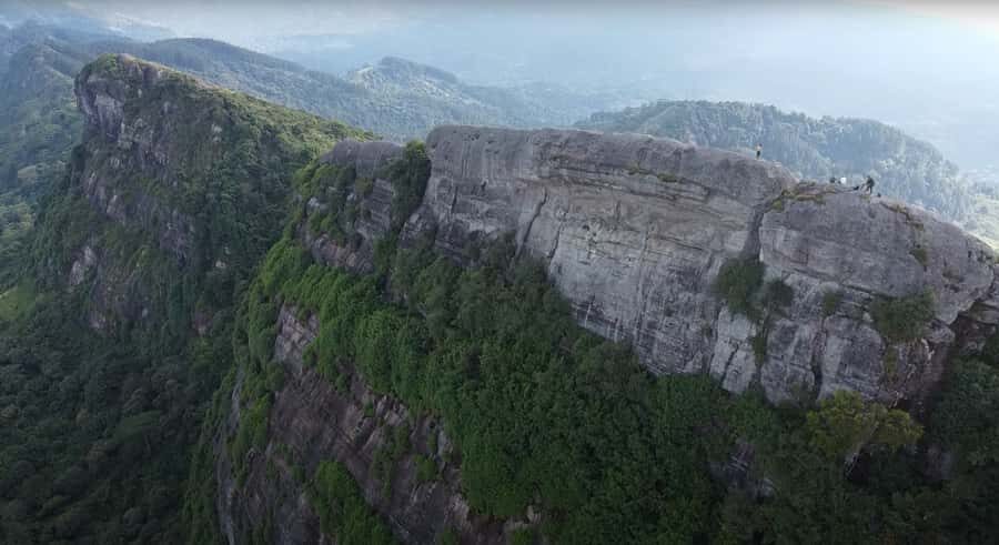 Kandy: Hanthana Lizards Back Hike - A Deep Dive into the Hanthana Lizards Back Hike