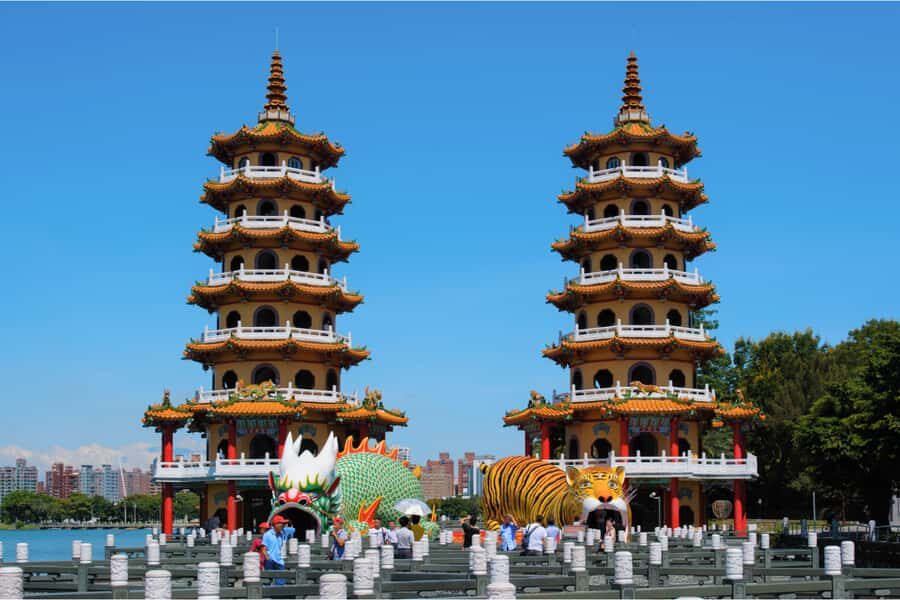 Kaohsiung: Fo Guang Shan, Lotus Pond & Pier2 Day Tour - Who Should Consider This Tour?