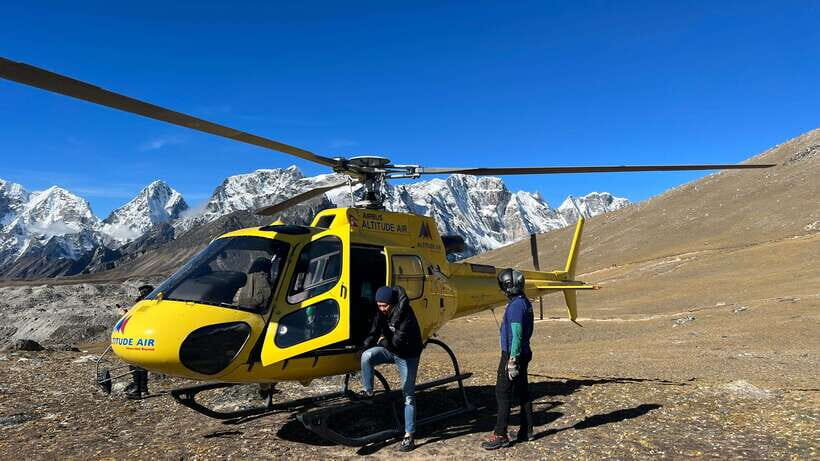 Kathmandu: Everest Helicopter Tour with Landing & Breakfast - The Experience and Authenticity